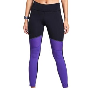 Run On Clouds | Women's Black & Purple Colorblock Long Leggings (Size Medium)